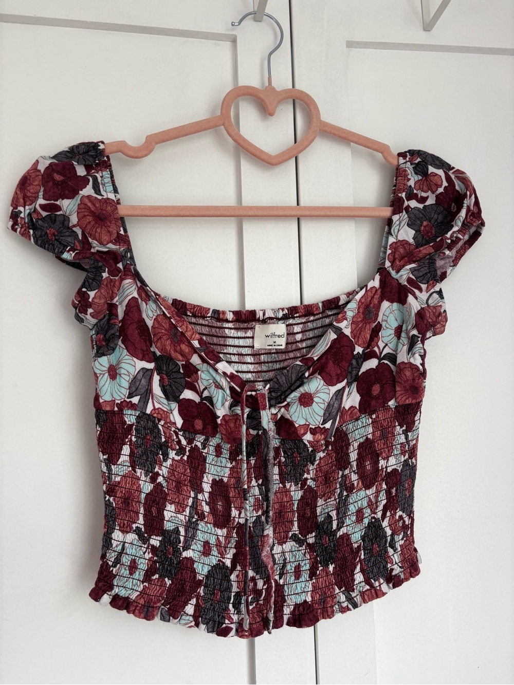 Wilfred Burgundy Floral Shirred Puff-Sleeve Crop Top